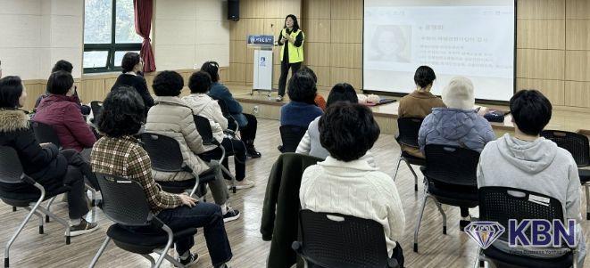 수원시 영통구 영통2동, 새마을문고 새빛안전지킴이 심폐소생술 교육 진행